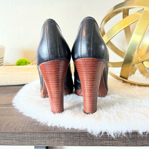 Tory Burch black leather heels - Picture 3 of 5